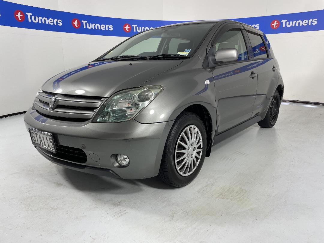 Photo '4' of Toyota IST