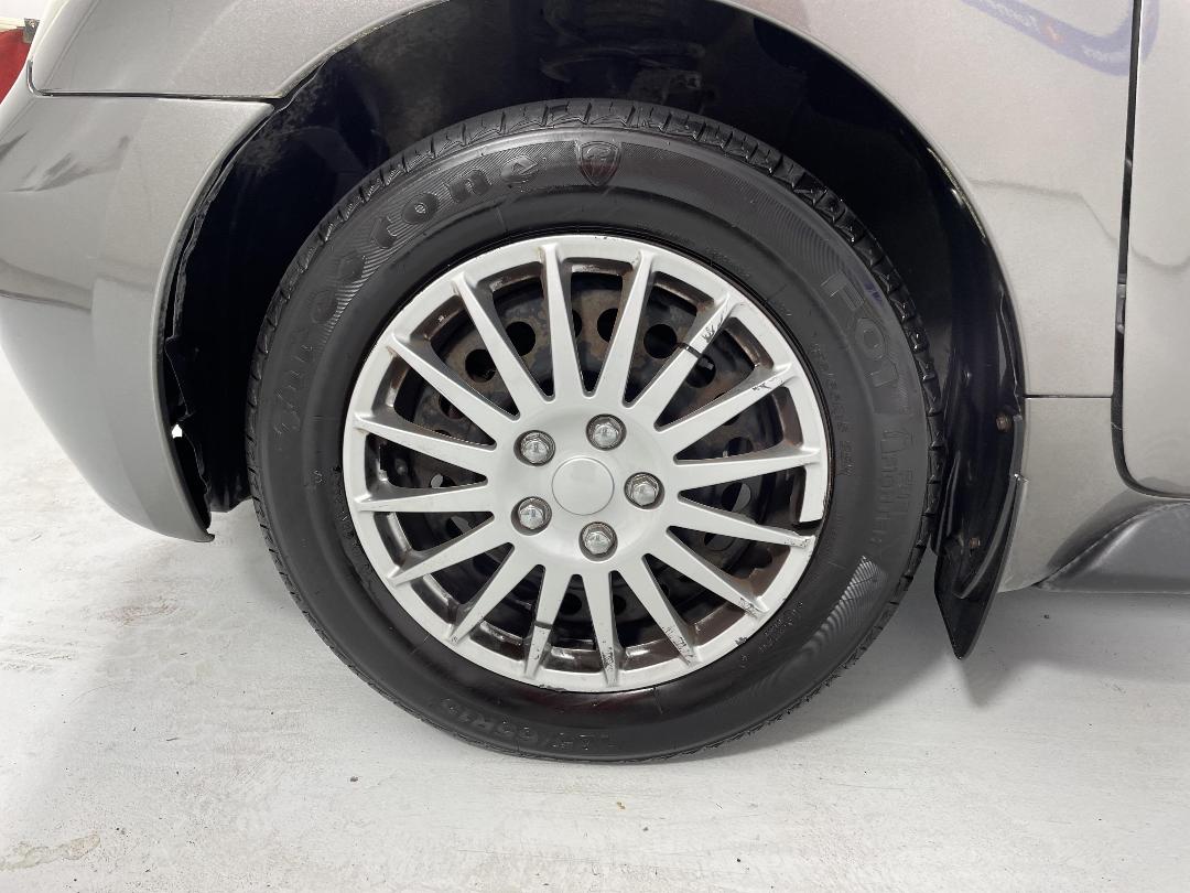 Photo '10' of Toyota IST