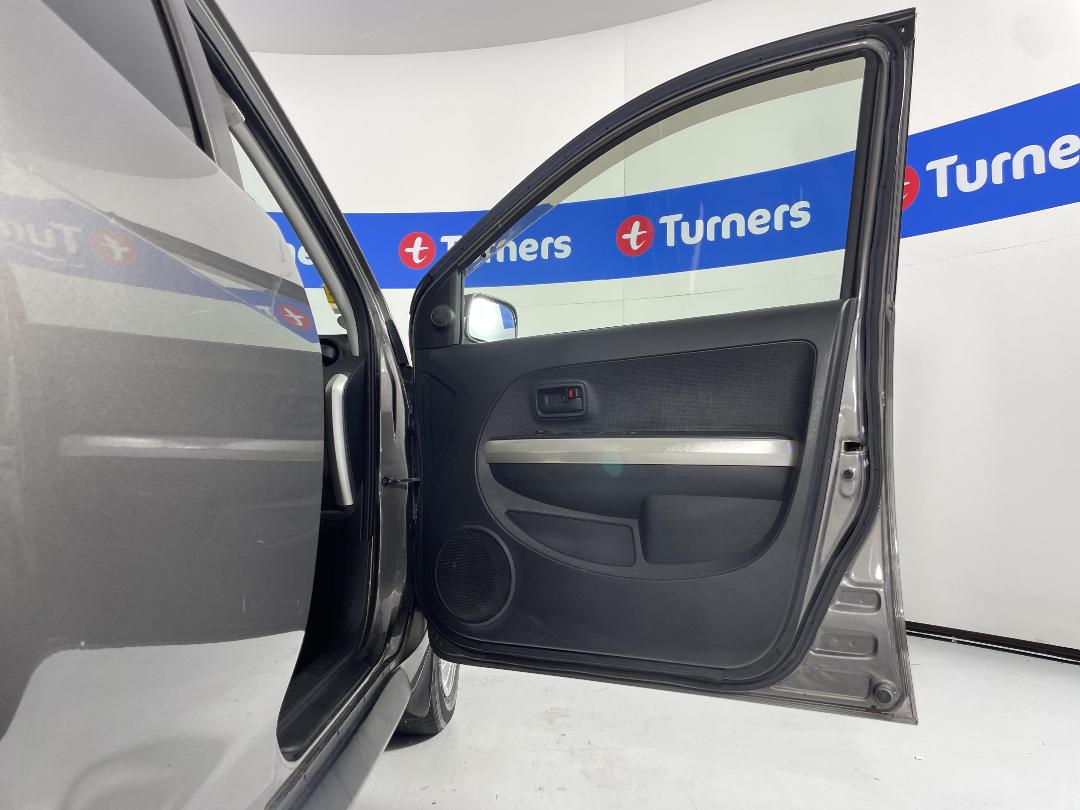 Photo '15' of Toyota IST