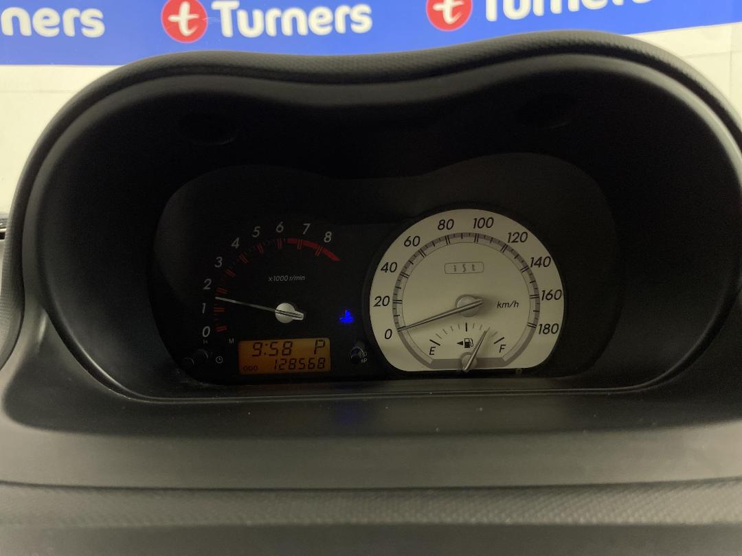 Photo '21' of Toyota IST