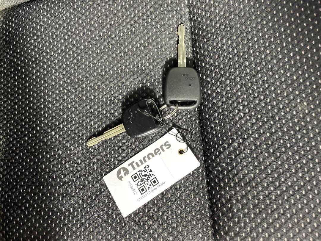 Photo '22' of Toyota IST