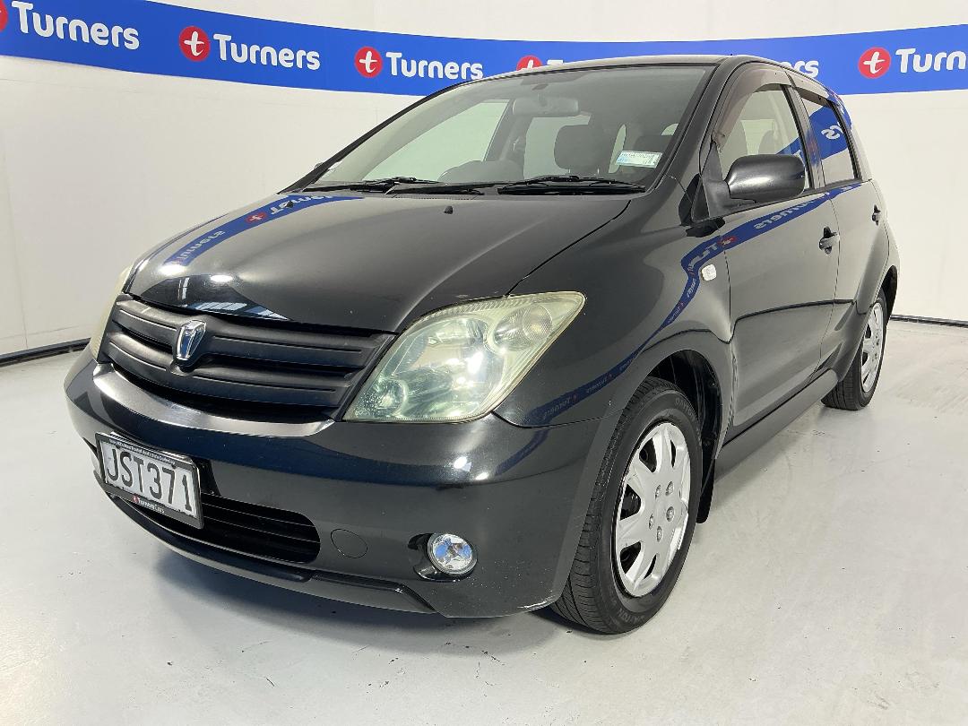 Photo '4' of Toyota IST