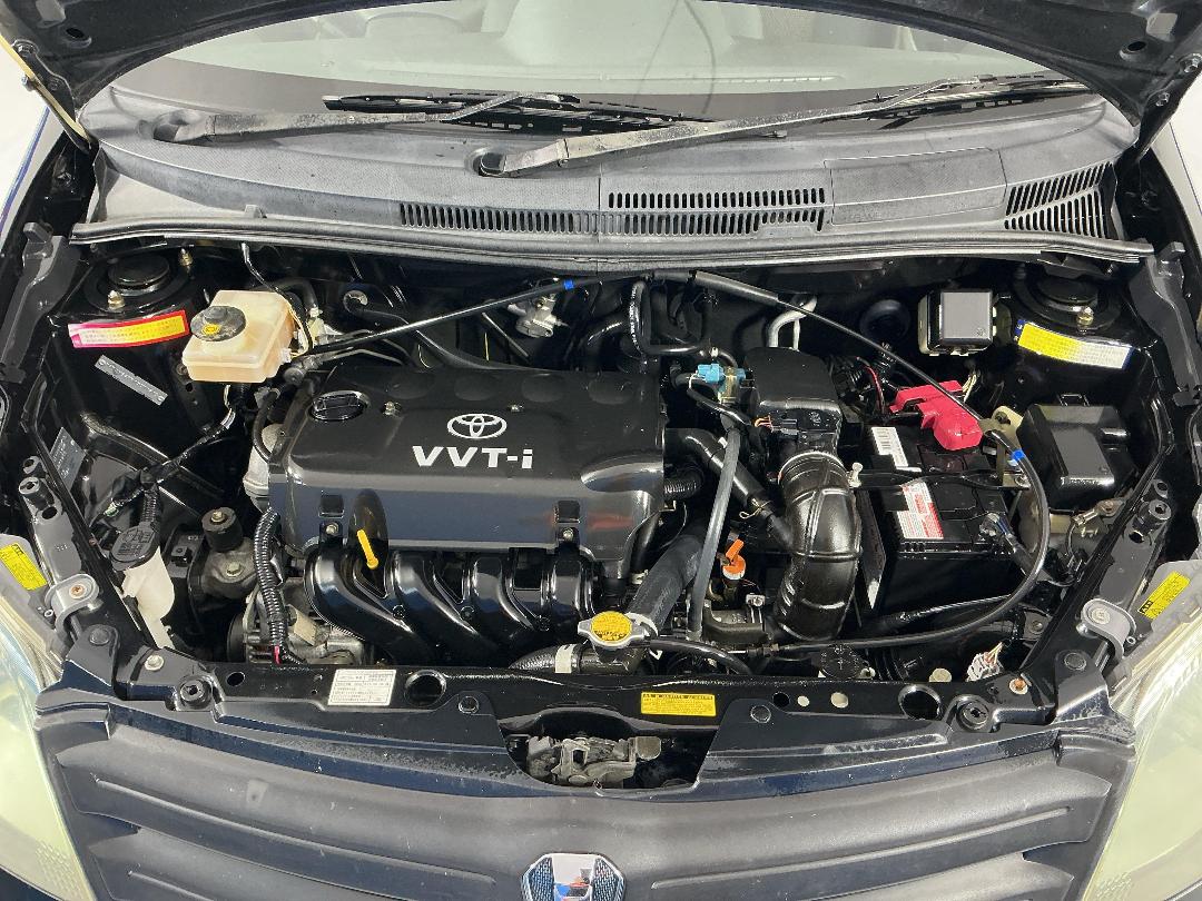 Photo '13' of Toyota IST