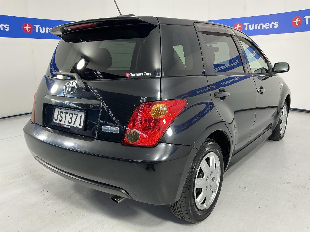 Photo '7' of Toyota IST