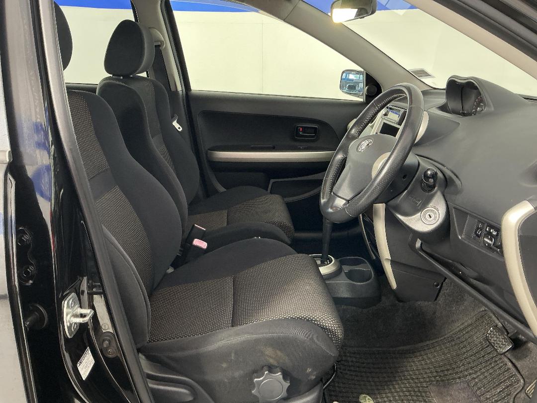 Photo '16' of Toyota IST