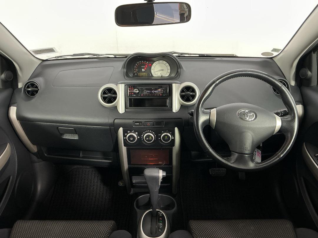 Photo '17' of Toyota IST