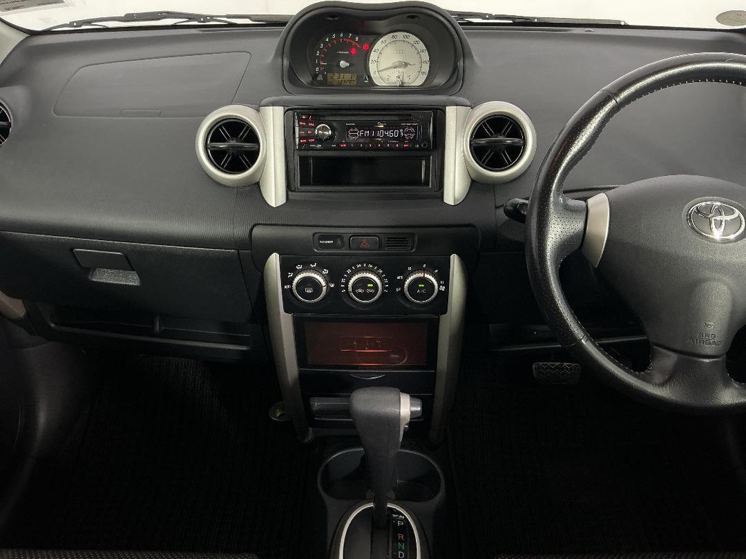 Photo '18' of Toyota IST