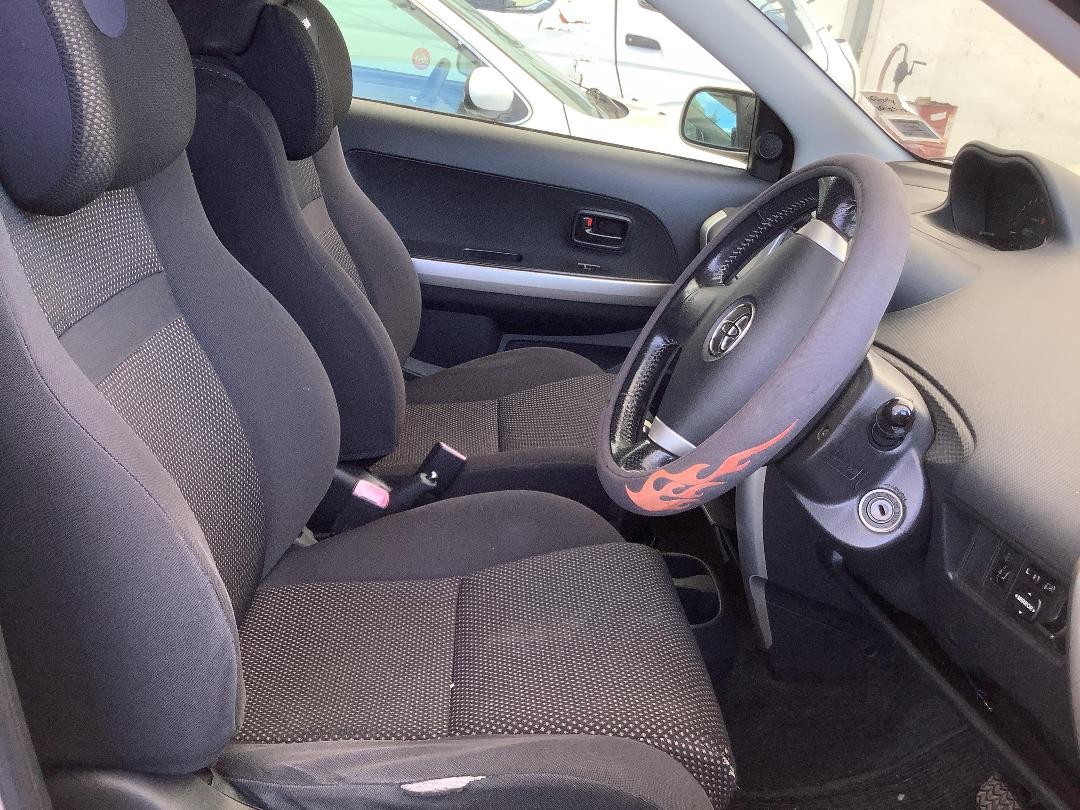 Photo '8' of Toyota IST Photo '8' of Toyota IST