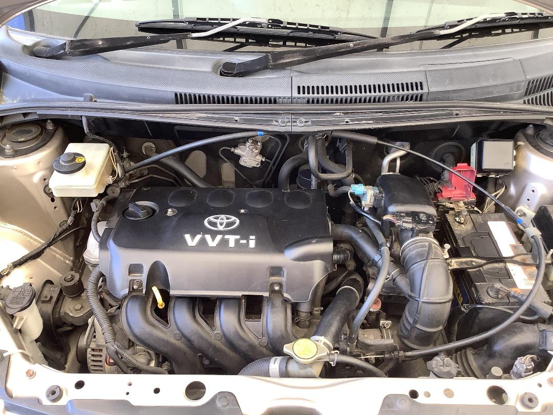 Photo '9' of Toyota IST Photo '9' of Toyota IST