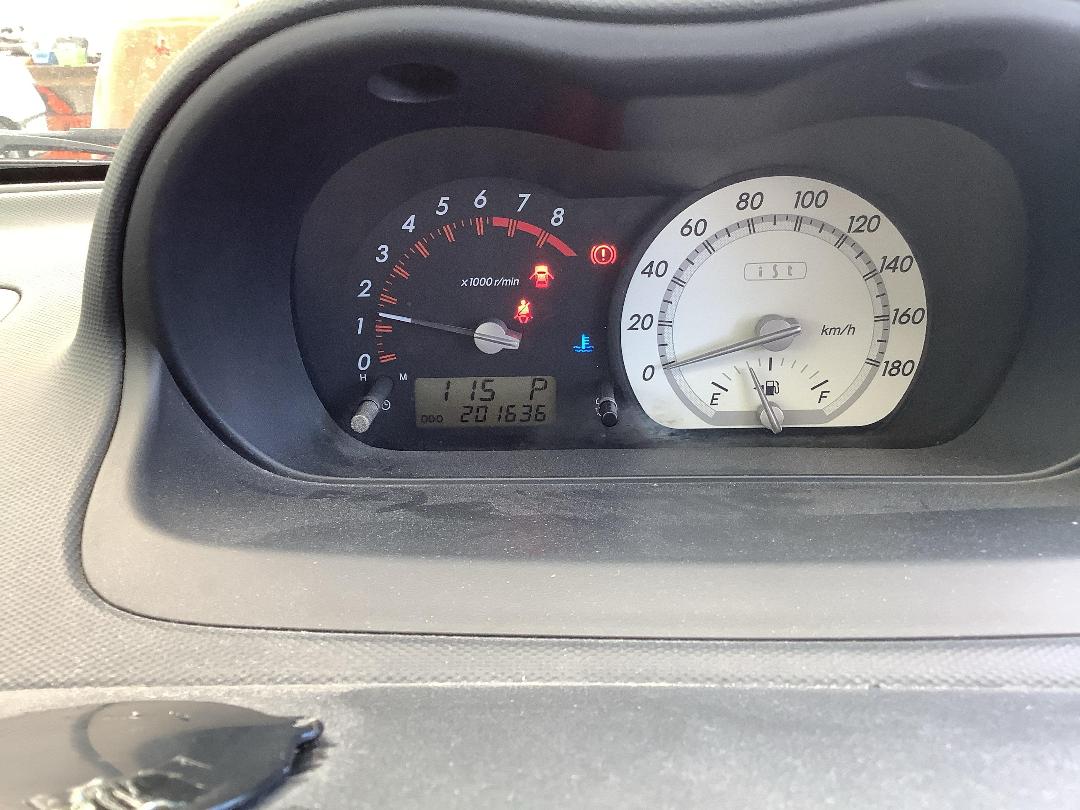 Photo '13' of Toyota IST Photo '13' of Toyota IST