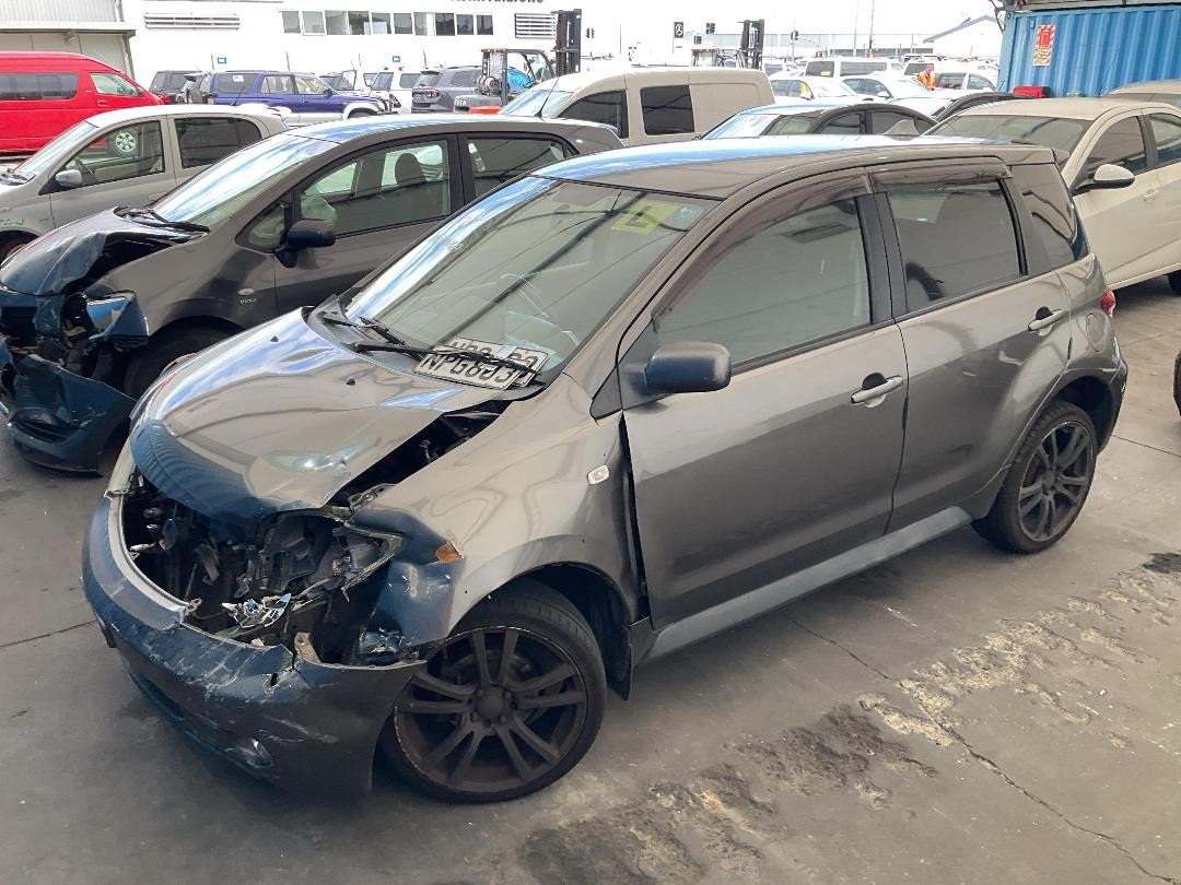 Photo '5' of Toyota IST Photo '5' of Toyota IST