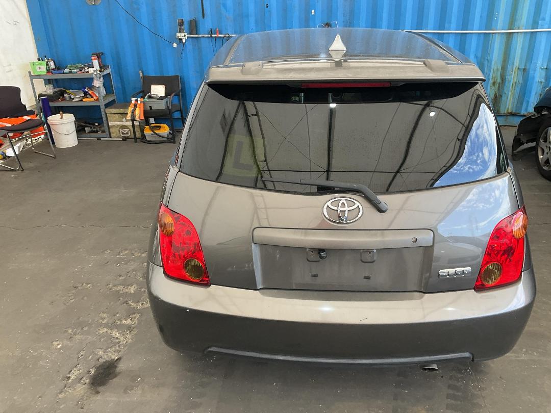 Photo '12' of Toyota IST Photo '12' of Toyota IST