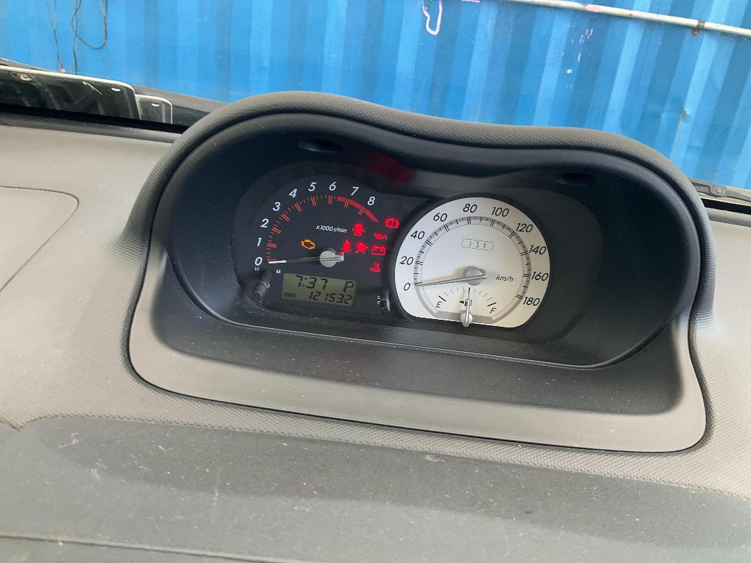 Photo '18' of Toyota IST Photo '18' of Toyota IST