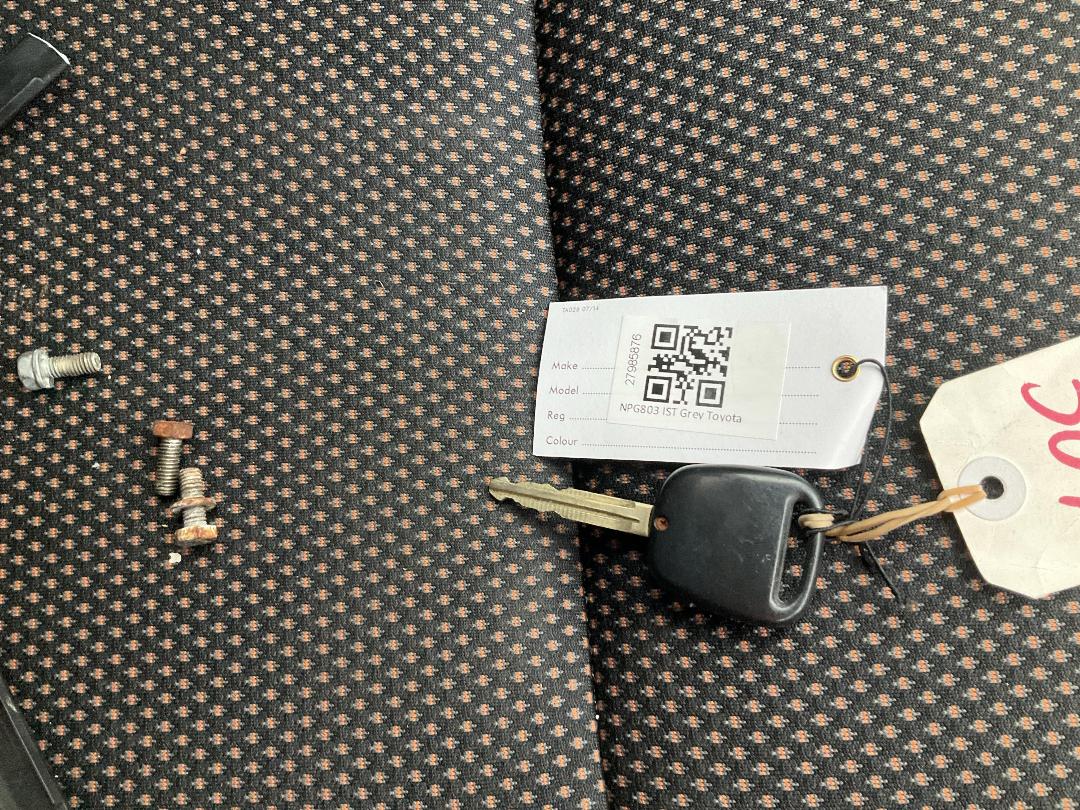 Photo '19' of Toyota IST Photo '19' of Toyota IST