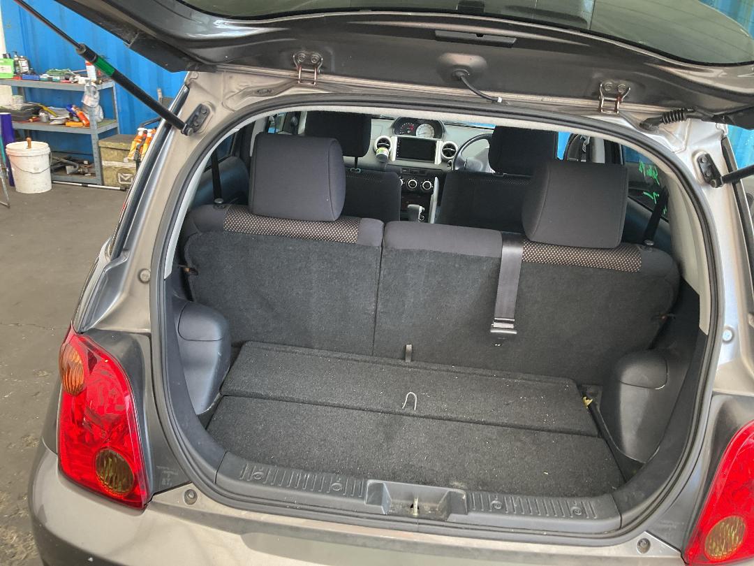 Photo '23' of Toyota IST Photo '23' of Toyota IST