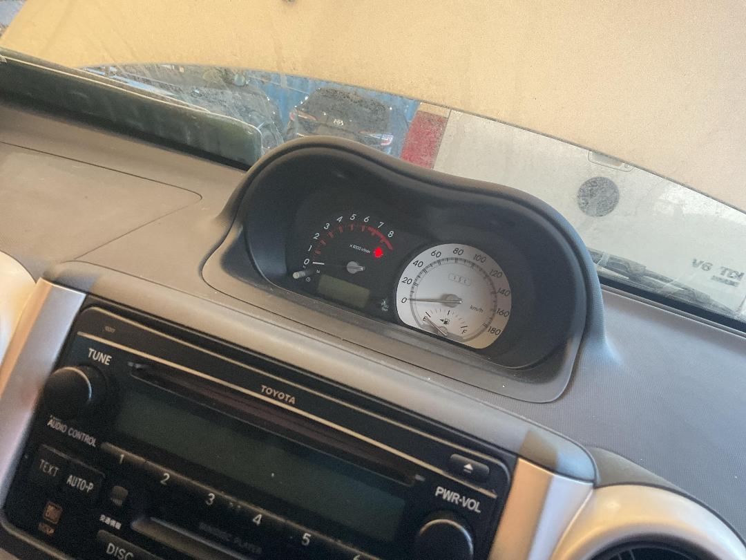 Photo '18' of Toyota IST Photo '18' of Toyota IST