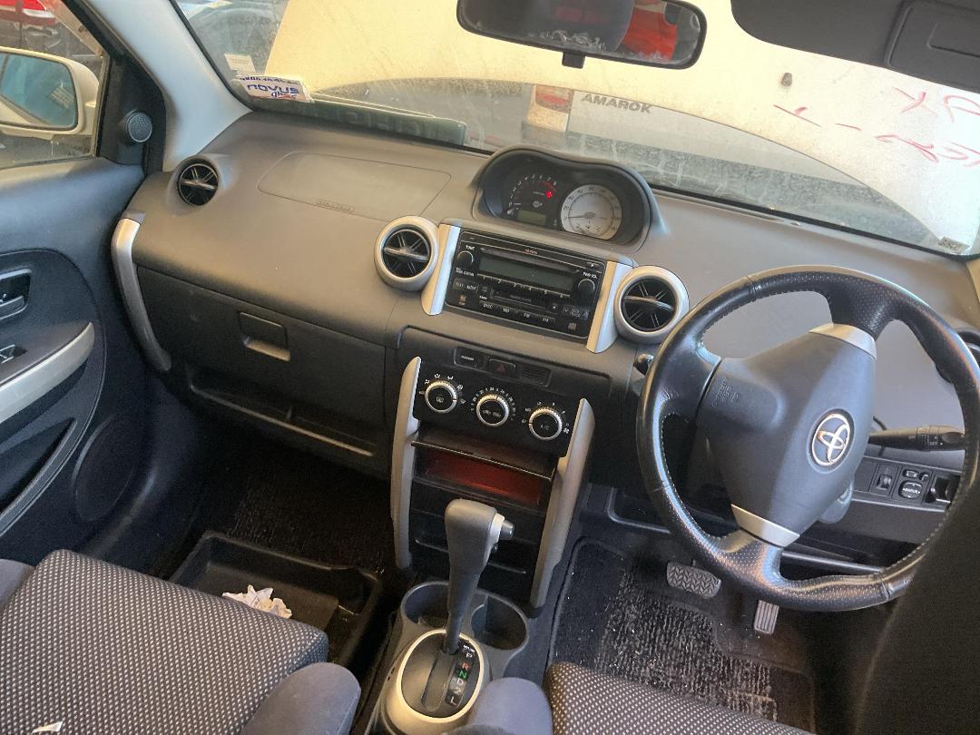 Photo '21' of Toyota IST Photo '21' of Toyota IST