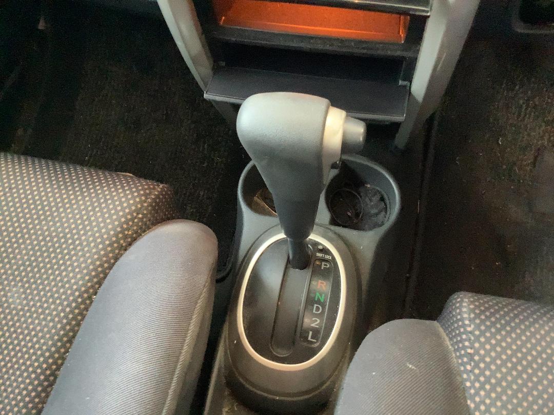 Photo '15' of Toyota IST Photo '15' of Toyota IST