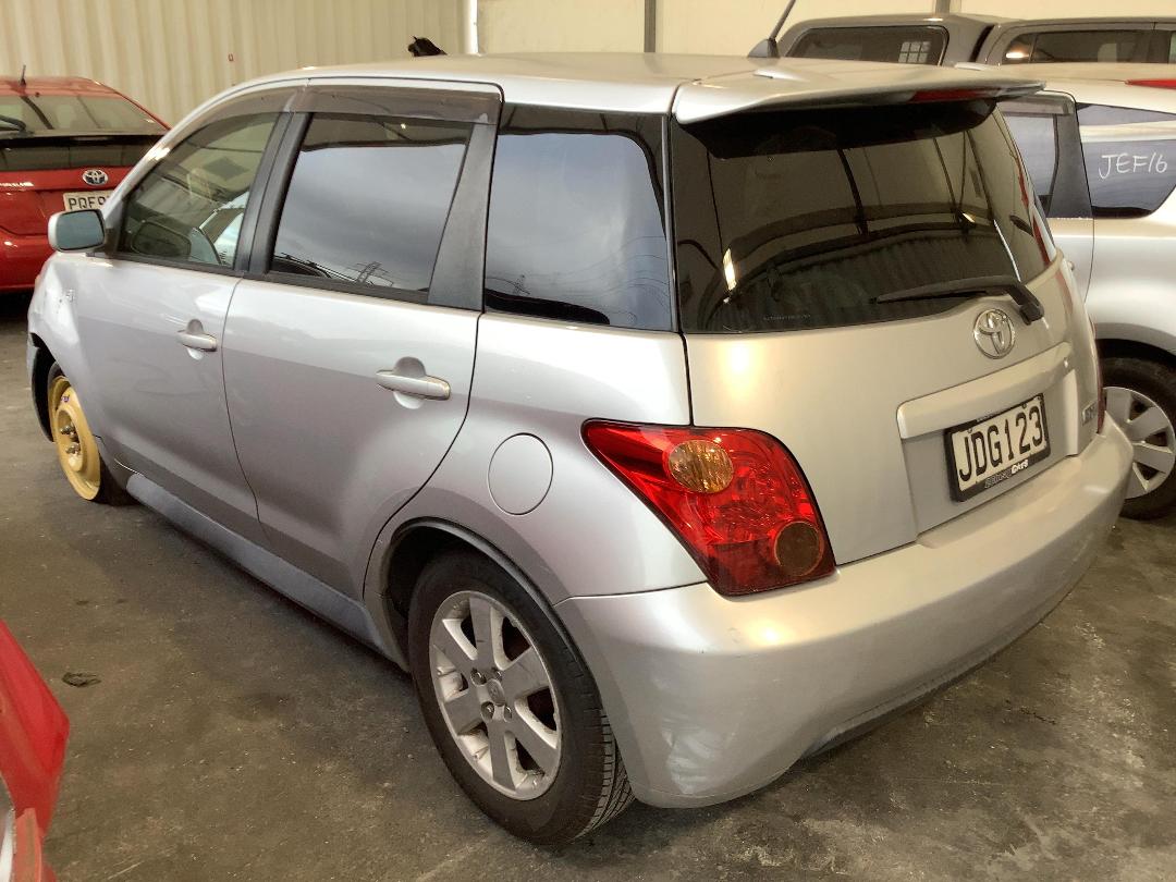 Photo '6' of Toyota IST Photo '6' of Toyota IST