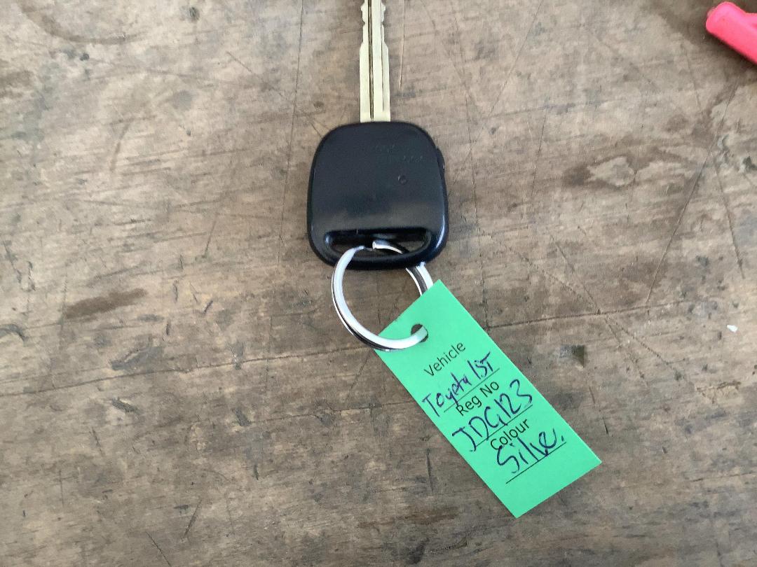 Photo '17' of Toyota IST Photo '17' of Toyota IST