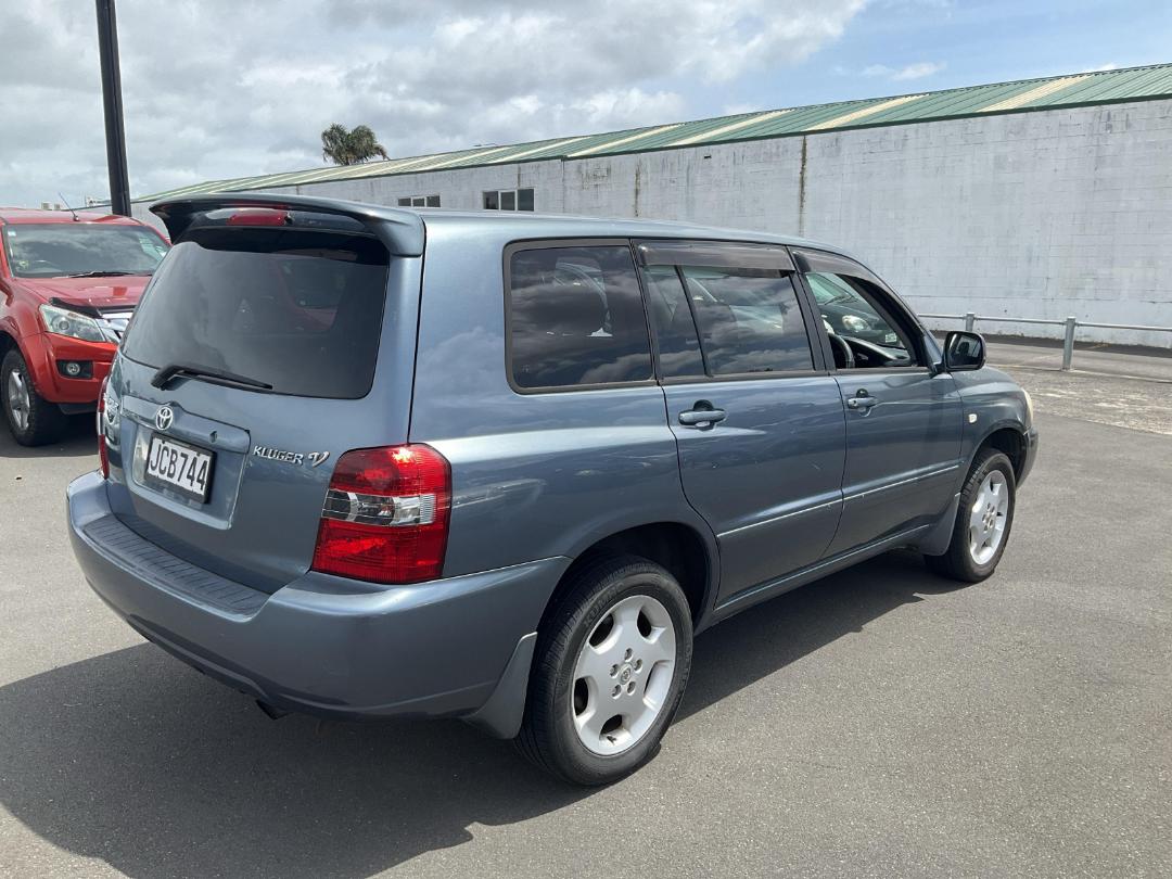 Photo '4' of Toyota Kluger Photo '4' of Toyota Kluger