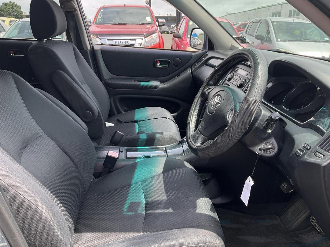 Photo '6' of Toyota Kluger Photo '6' of Toyota Kluger