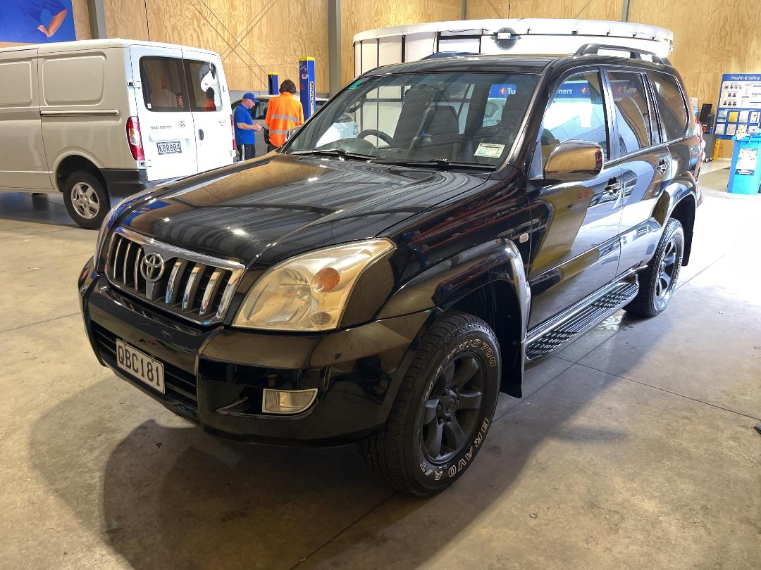 Photo '4' of Toyota Landcruiser Prado Photo '4' of Toyota Landcruiser Prado
