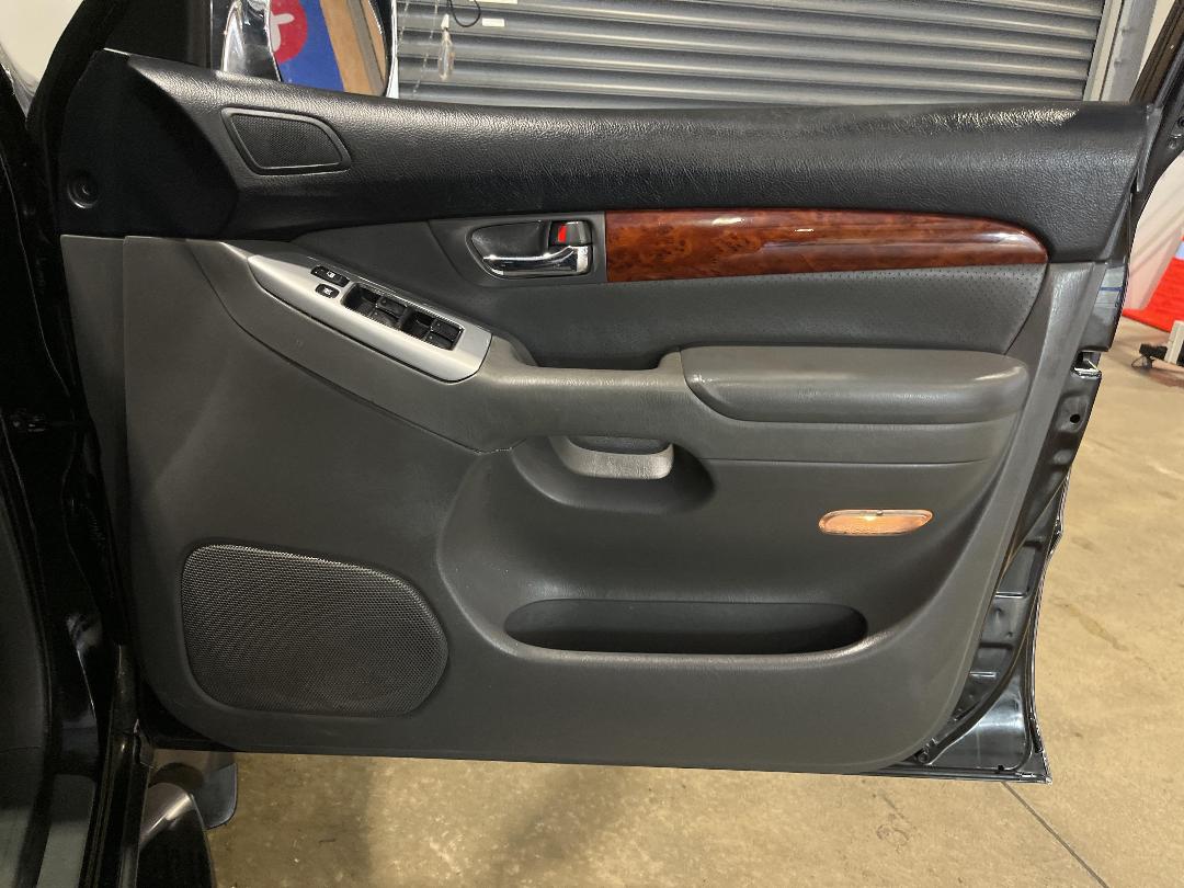 Photo '15' of Toyota Landcruiser Prado Photo '15' of Toyota Landcruiser Prado