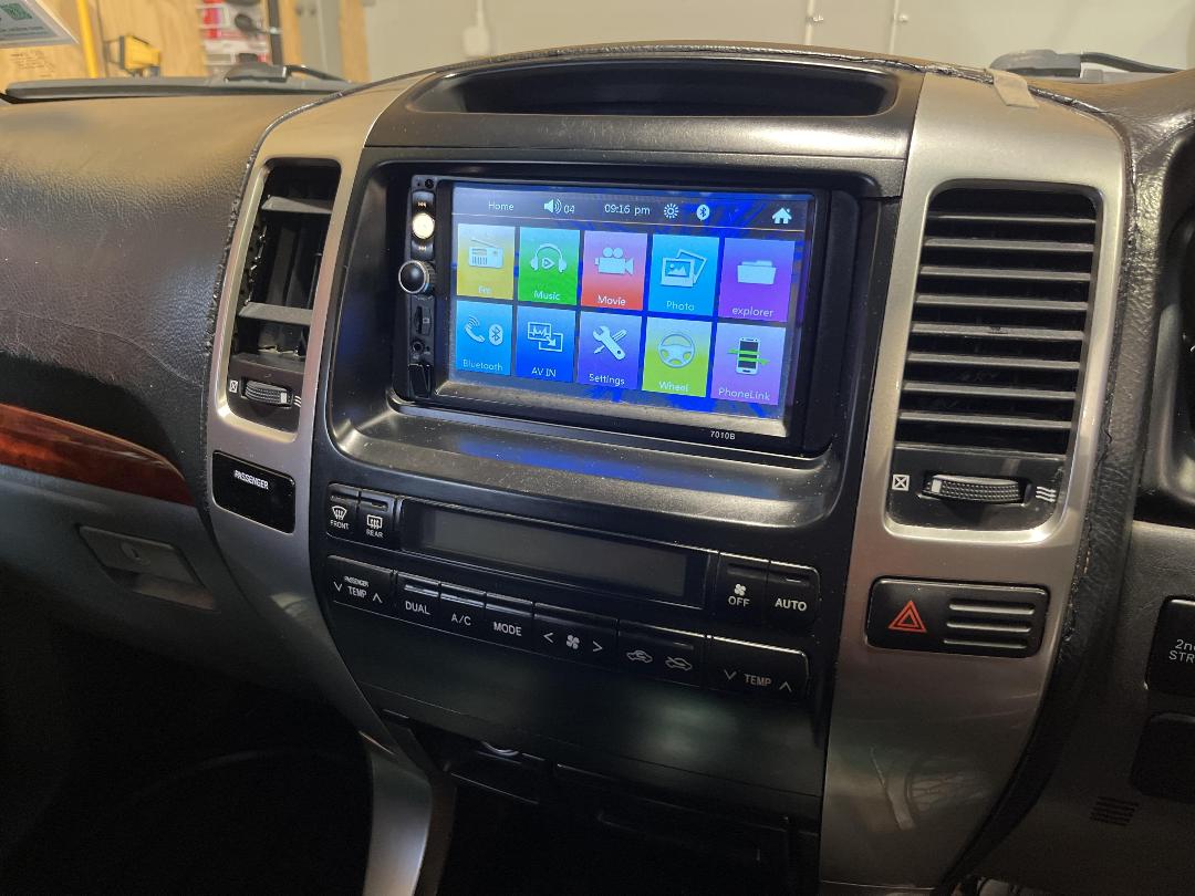 Photo '18' of Toyota Landcruiser Prado Photo '18' of Toyota Landcruiser Prado