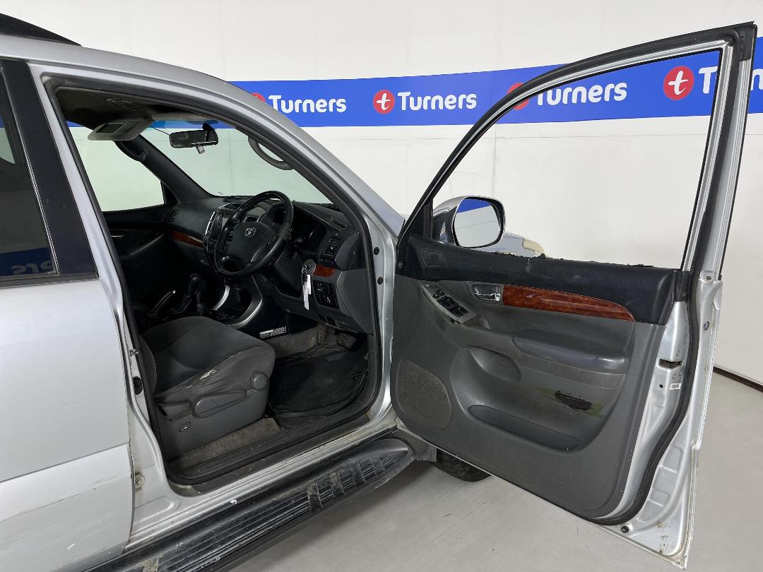 Photo '12' of Toyota Landcruiser Prado V6 VX