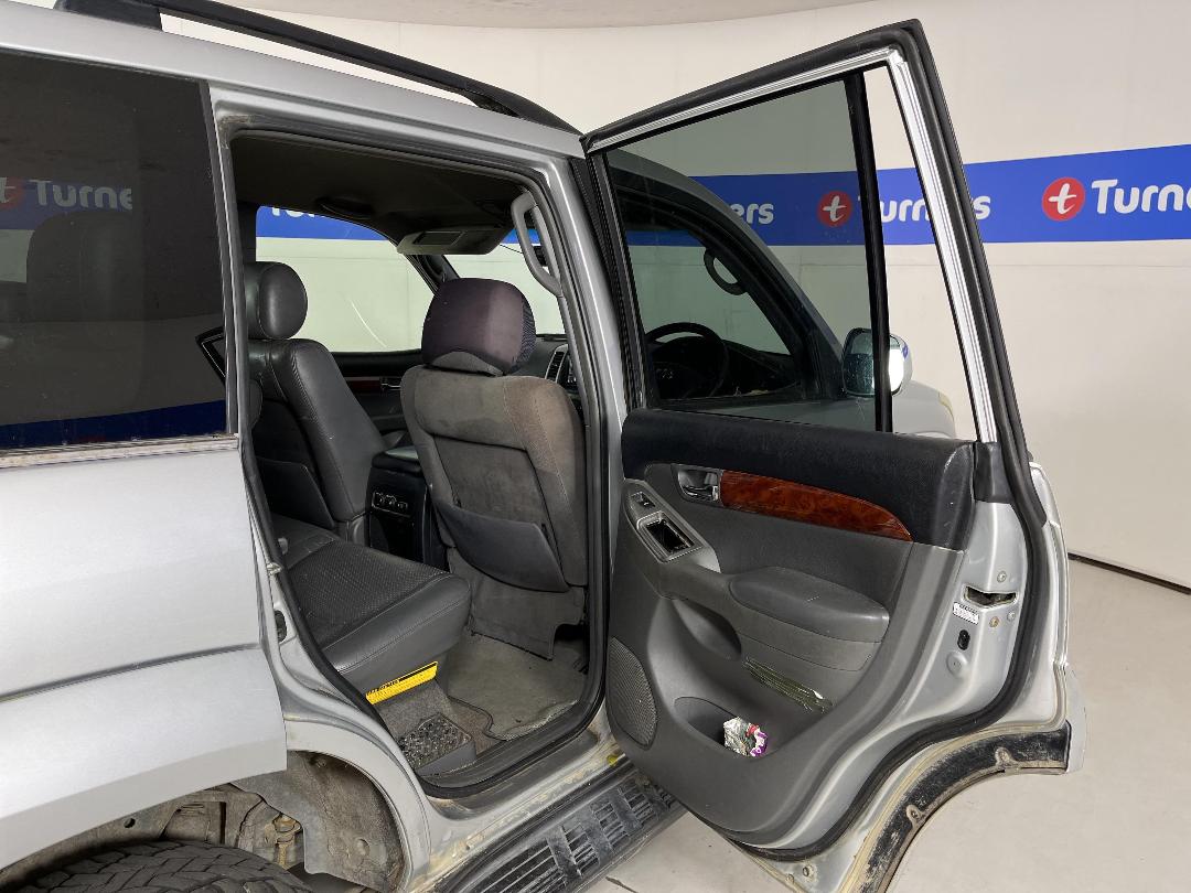 Photo '16' of Toyota Landcruiser Prado V6 VX