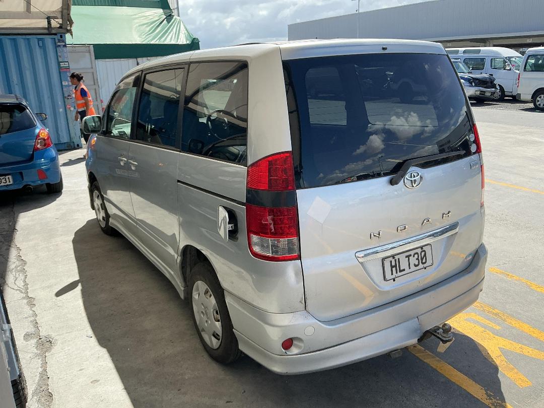 Photo '9' of Toyota Noah