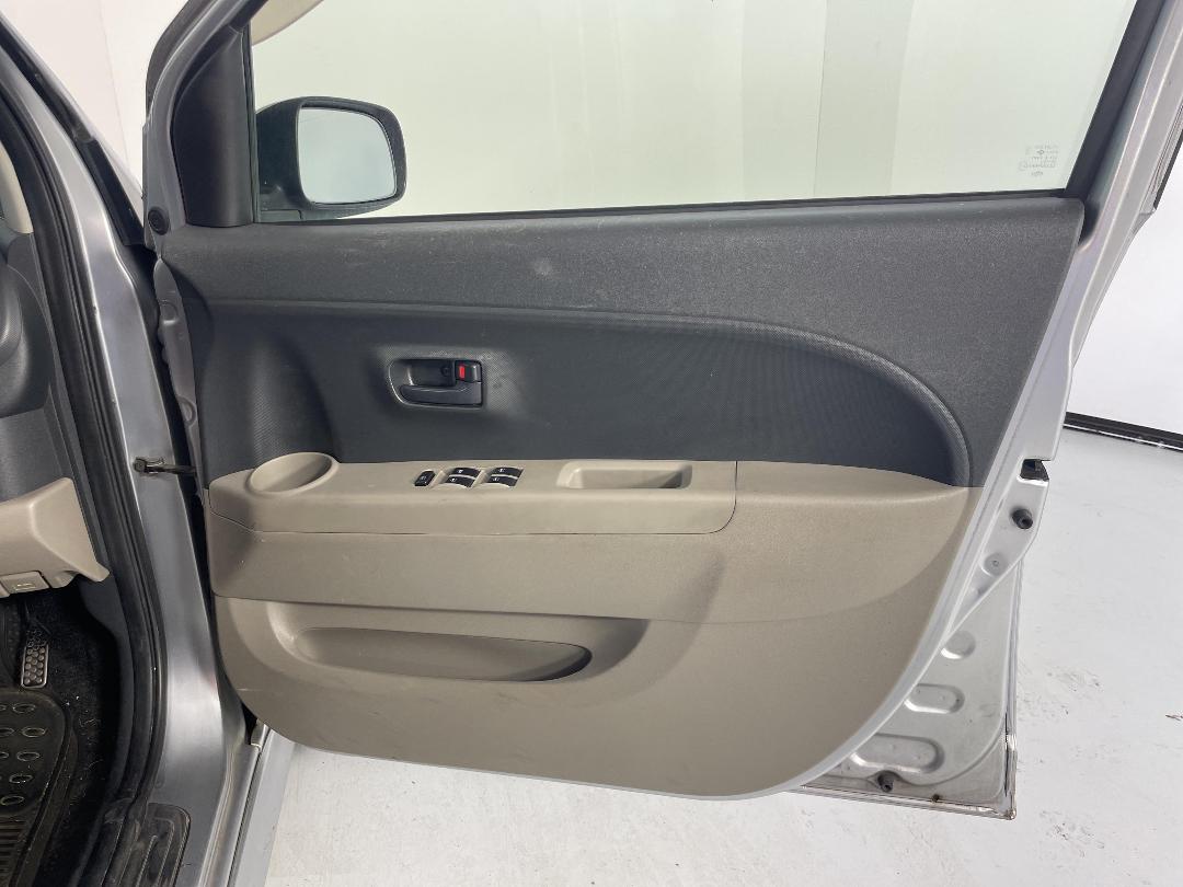 Photo '13' of Toyota Passo Photo '13' of Toyota Passo