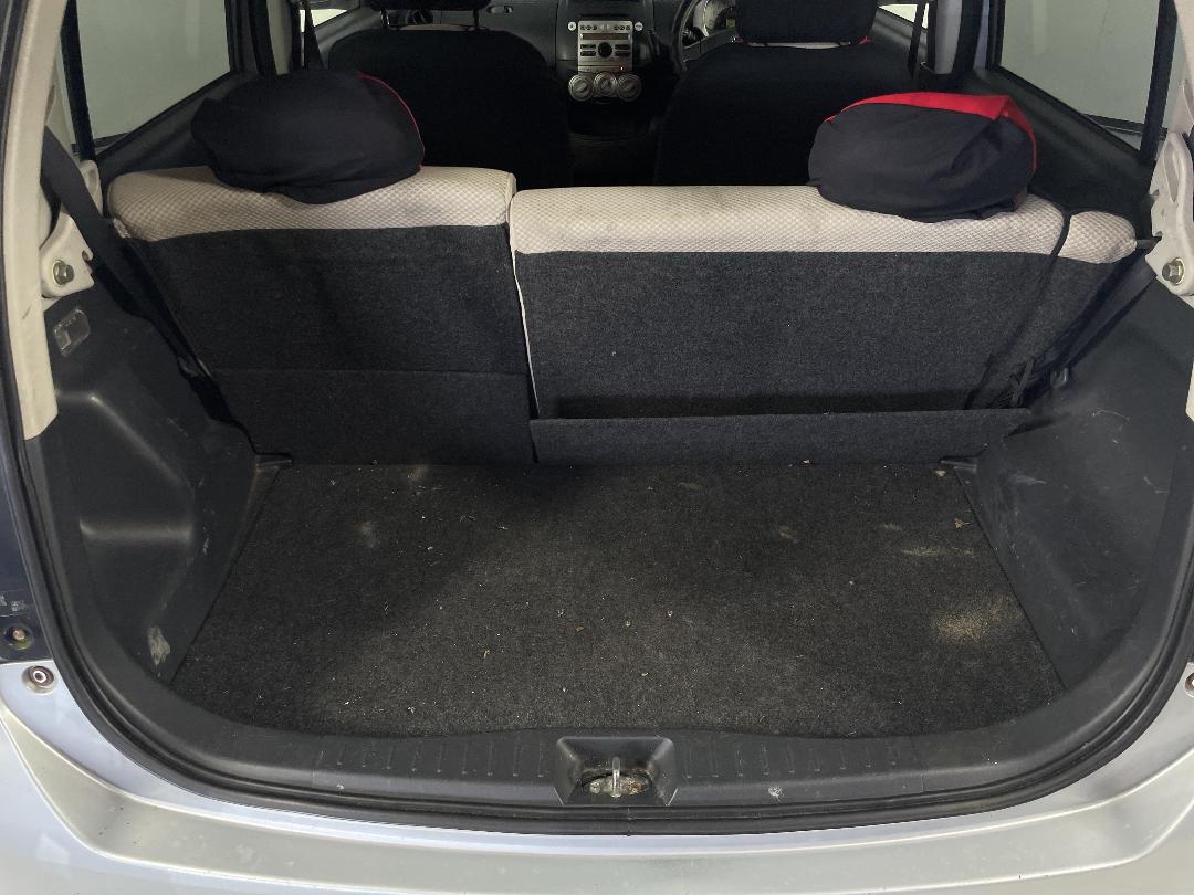 Photo '12' of Toyota Passo Photo '12' of Toyota Passo