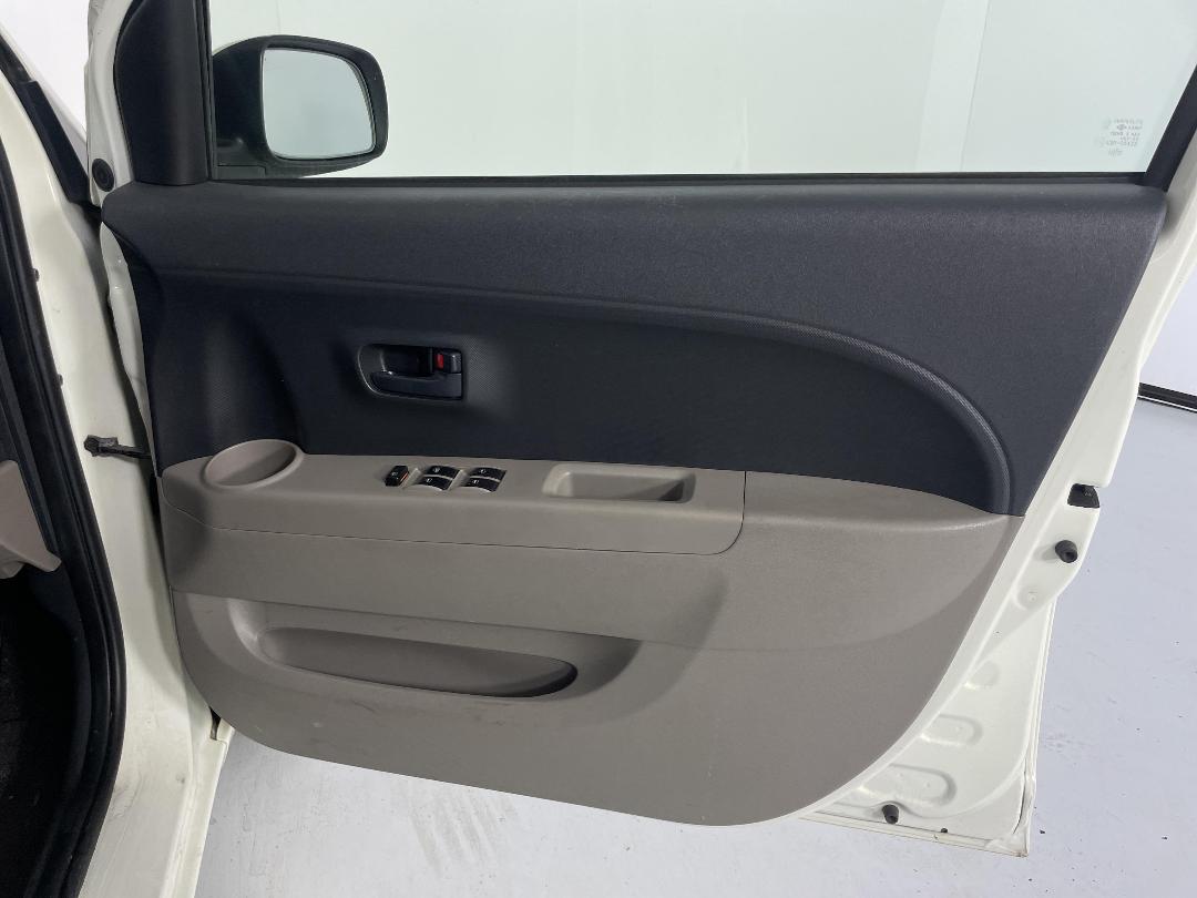 Photo '15' of Toyota Passo