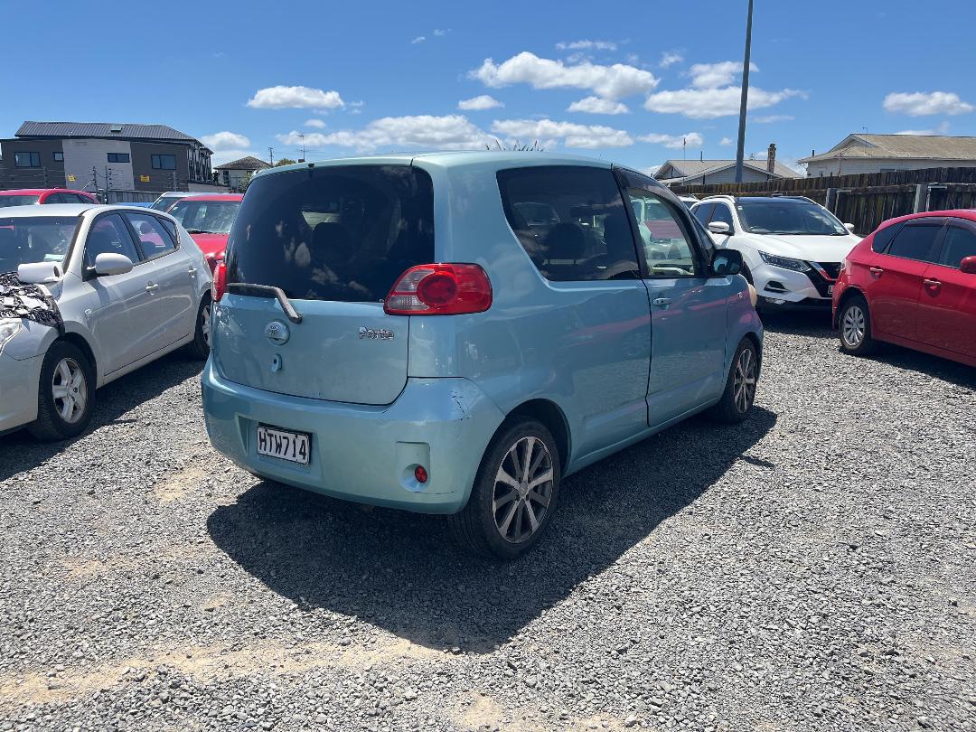 Photo '6' of Toyota Porte Photo '6' of Toyota Porte