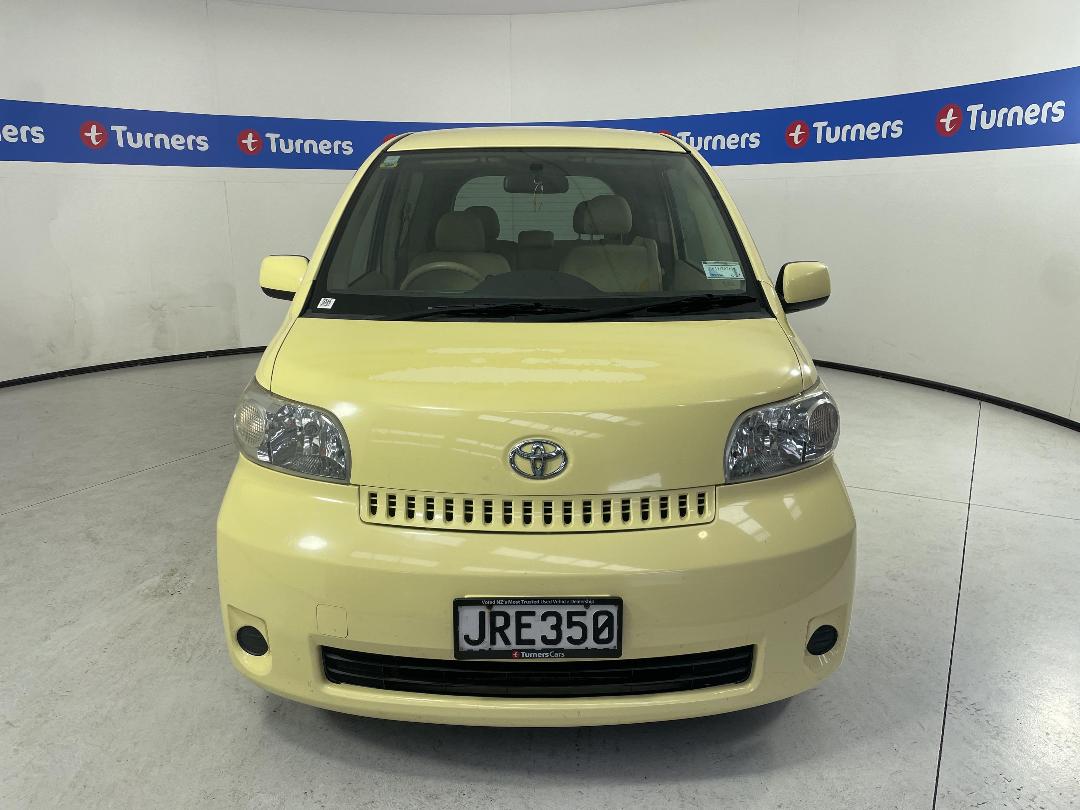 Photo '2' of Toyota Porte