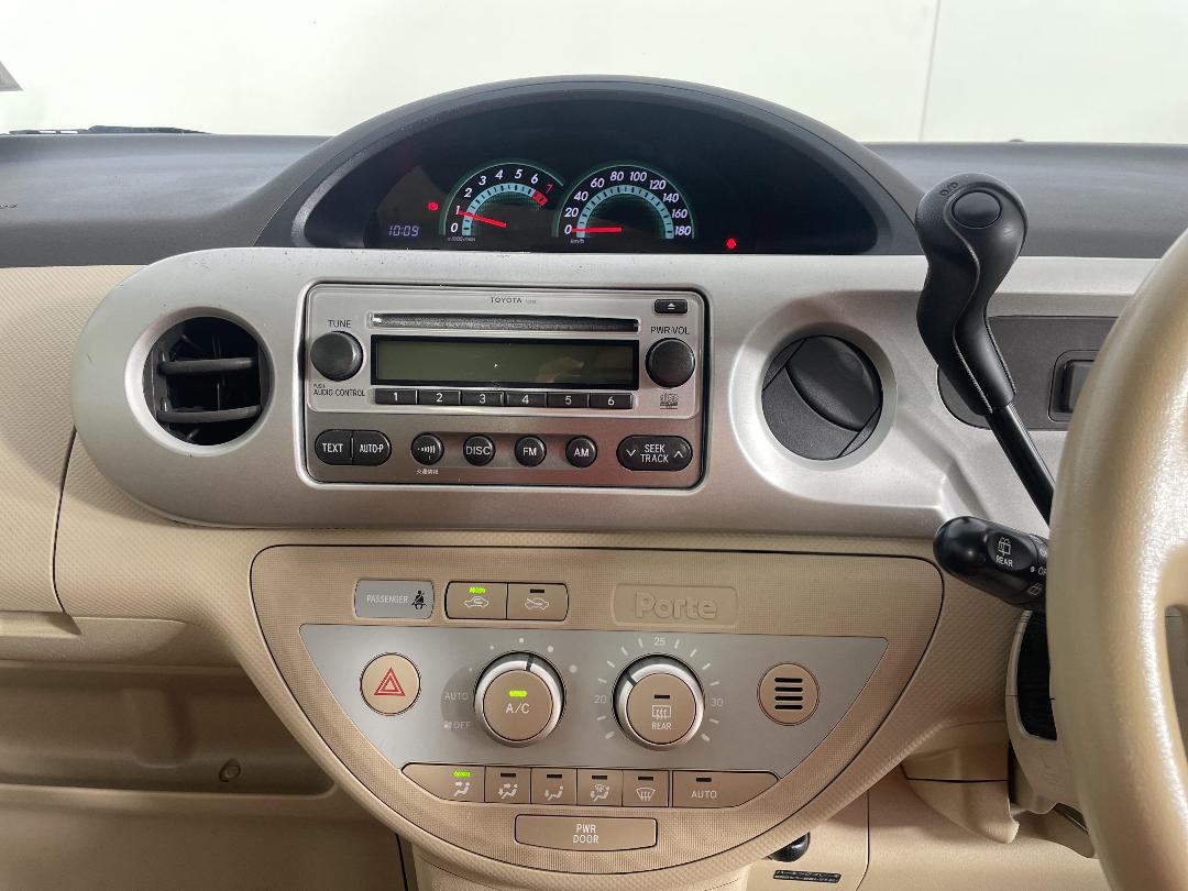 Photo '18' of Toyota Porte