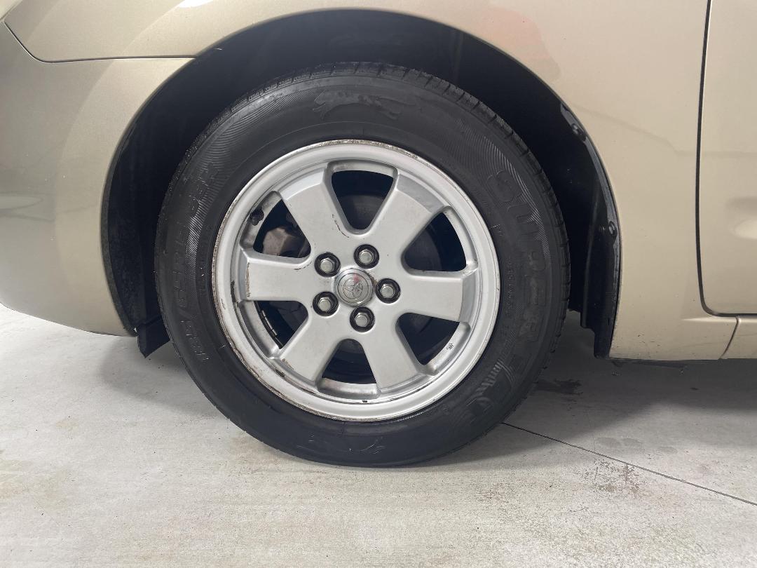 Photo '10' of Toyota Prius