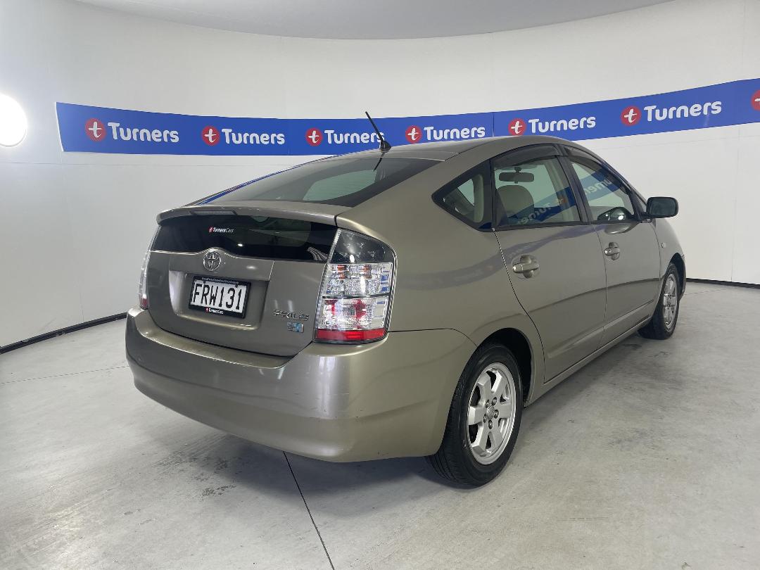 Photo '7' of Toyota Prius