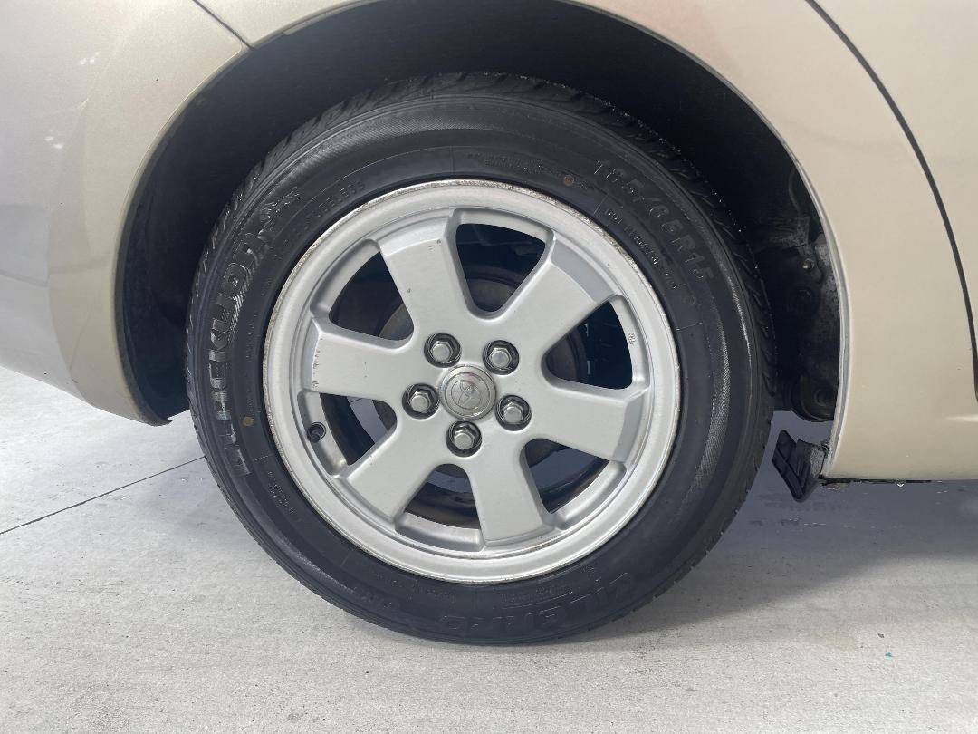 Photo '12' of Toyota Prius