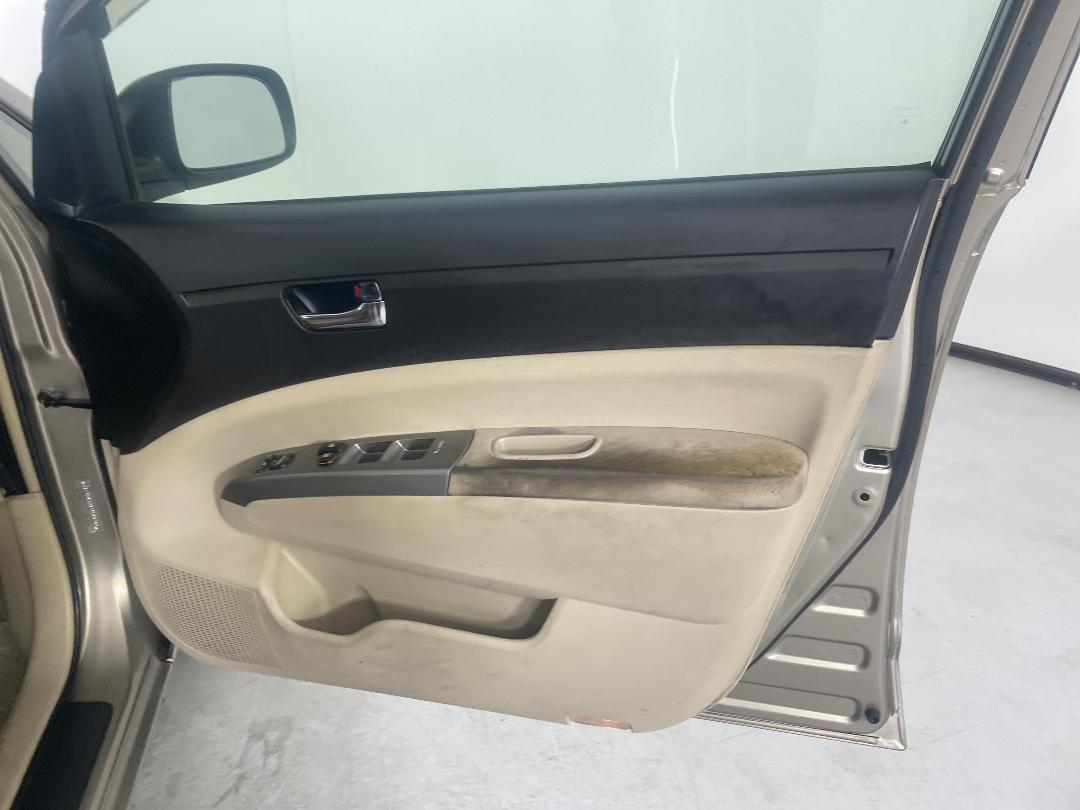 Photo '15' of Toyota Prius