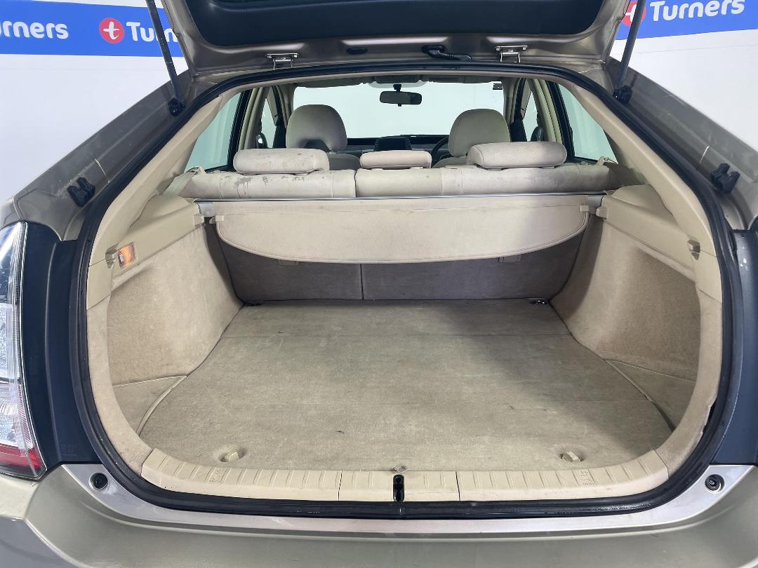 Photo '14' of Toyota Prius