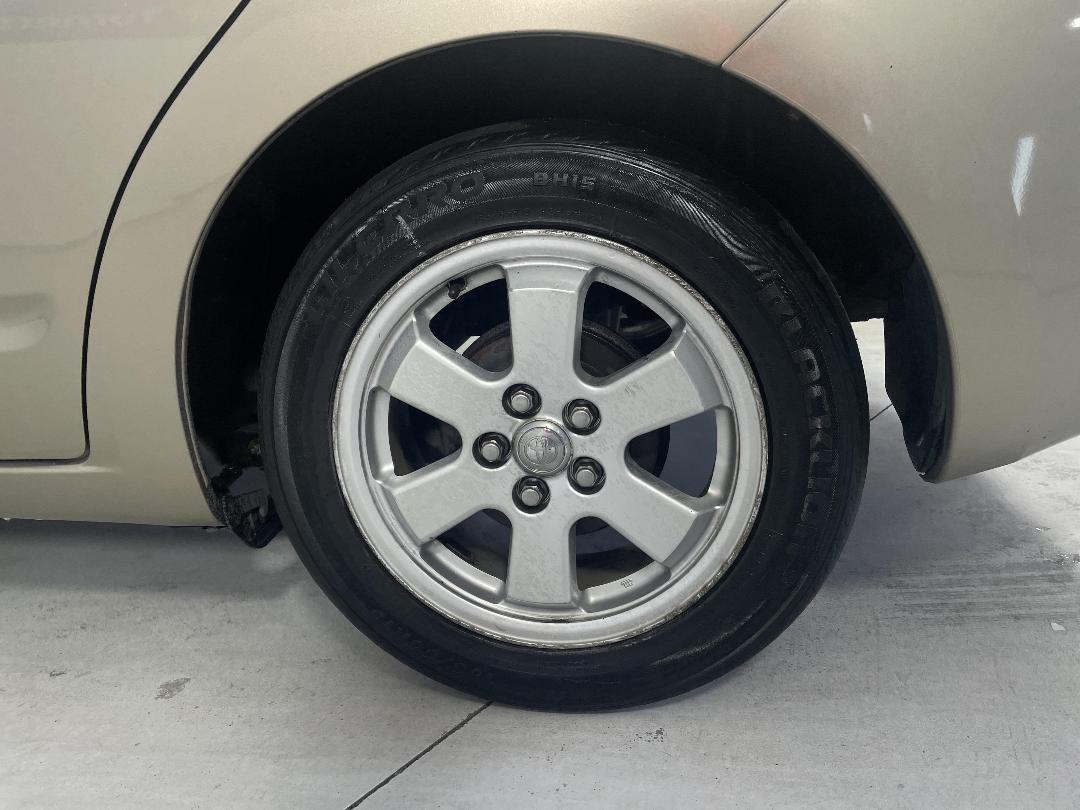 Photo '11' of Toyota Prius