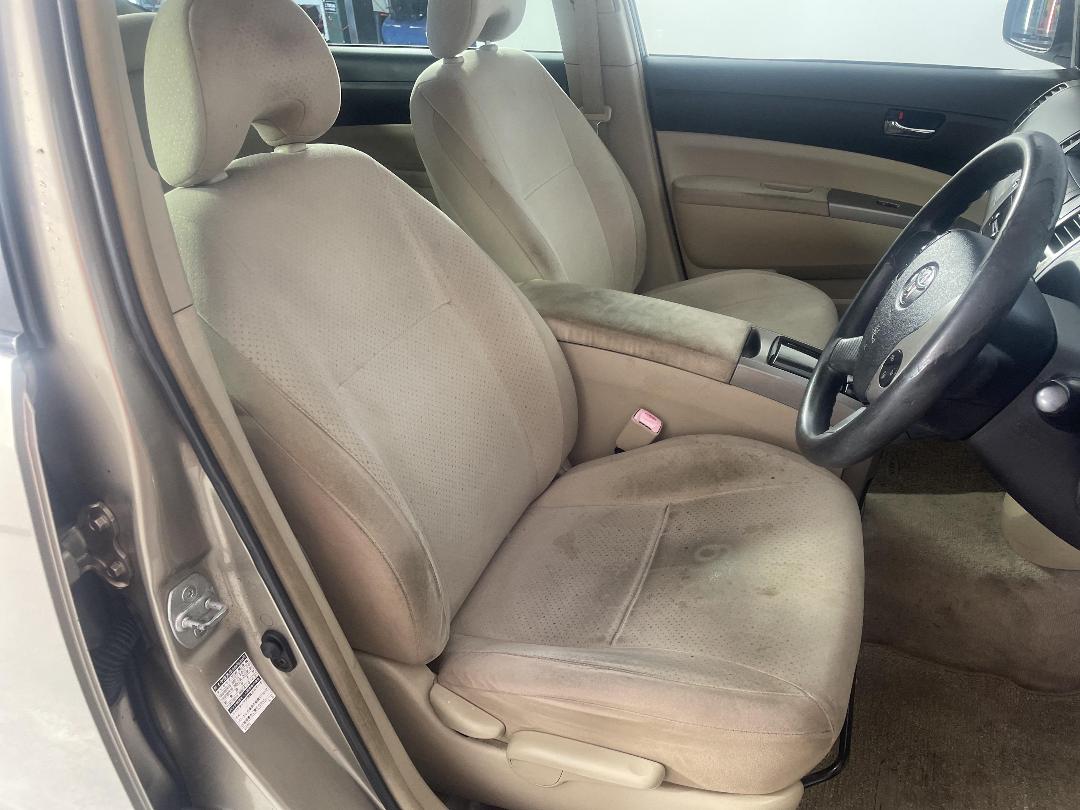 Photo '16' of Toyota Prius