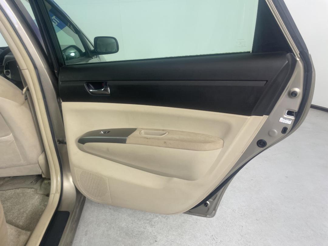 Photo '19' of Toyota Prius