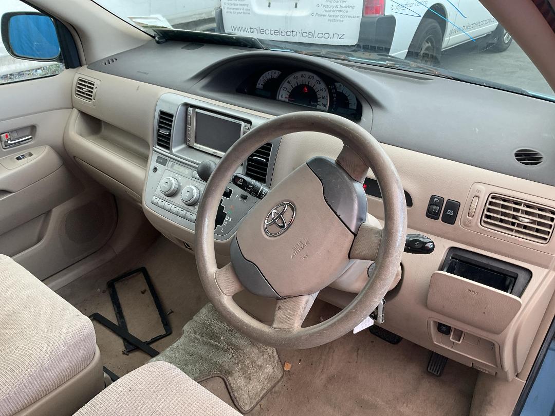 Photo '24' of Toyota Raum