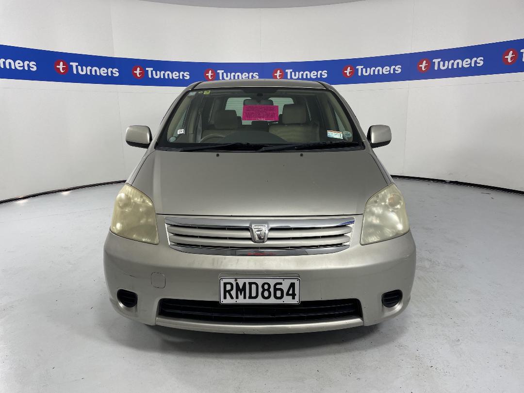 Photo '2' of Toyota Raum Photo '2' of Toyota Raum