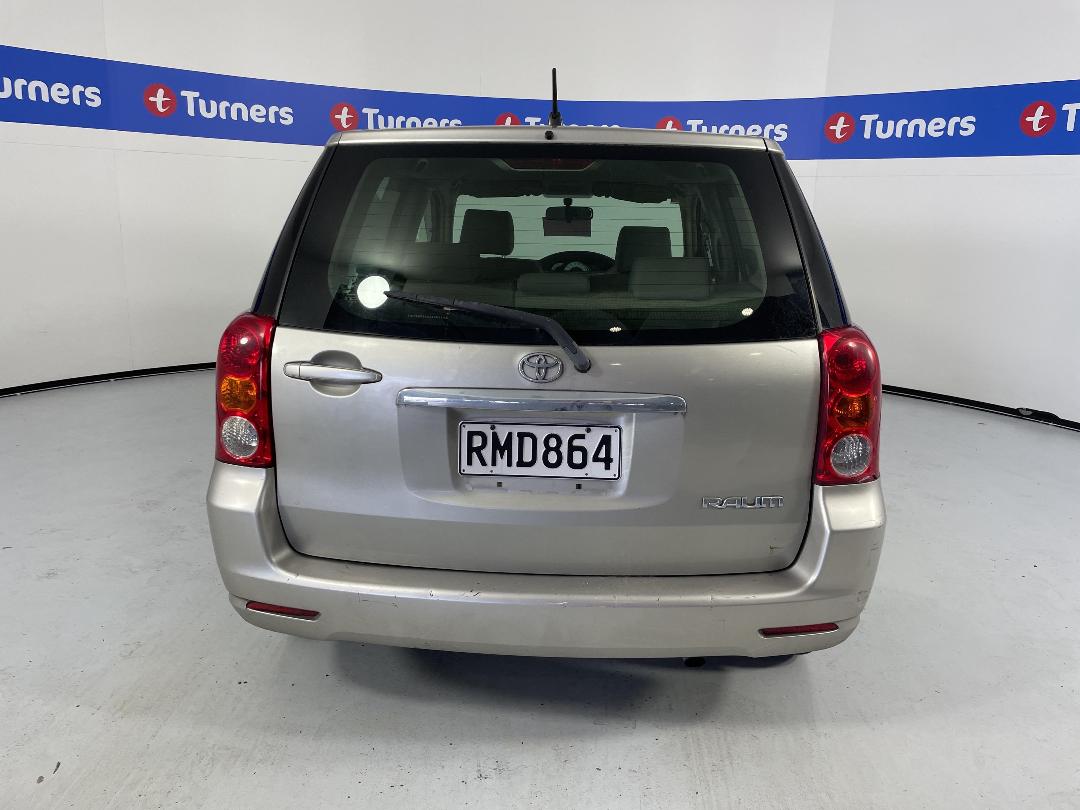 Photo '5' of Toyota Raum Photo '5' of Toyota Raum