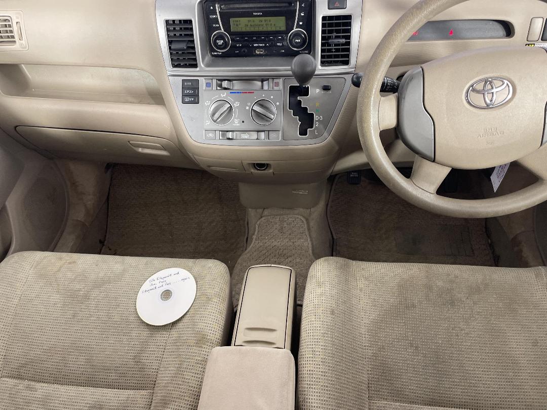 Photo '16' of Toyota Raum Photo '16' of Toyota Raum